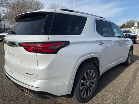 Used 2022 Chevrolet Traverse Premier image 3