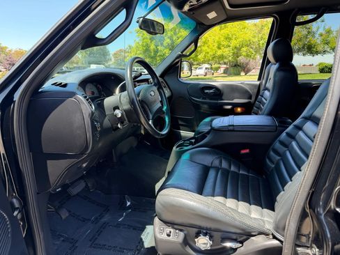 Used 2001 Ford F150 Lariat RWD image 9
