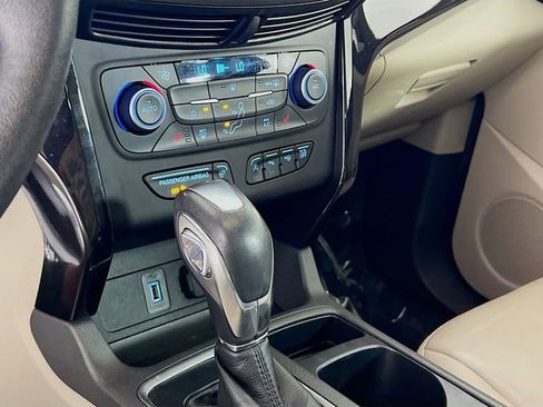 Used 2018 Ford Escape Titanium image 18