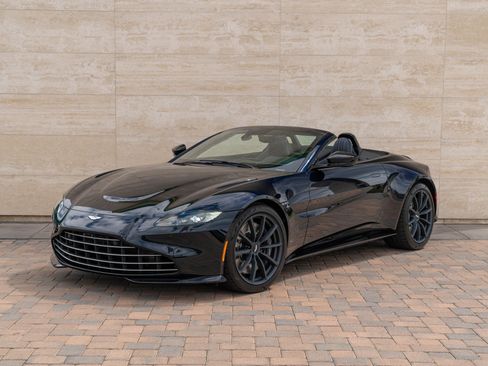 Used 2023 Aston Martin V8 Vantage image 21