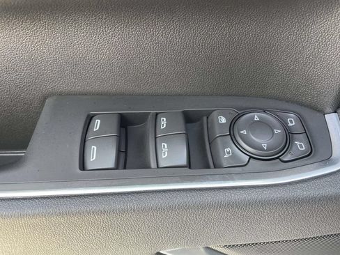 Used 2025 GMC Sierra 1500 SLT AWD/4WD image 18