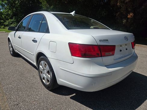 Used 2010 Hyundai Sonata GLS FWD image 5