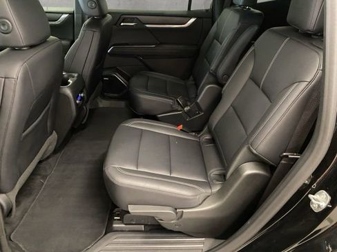 Used 2024 GMC Acadia Elevation image 25