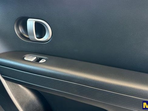 Used 2022 Hyundai Ioniq 5 SE image 19