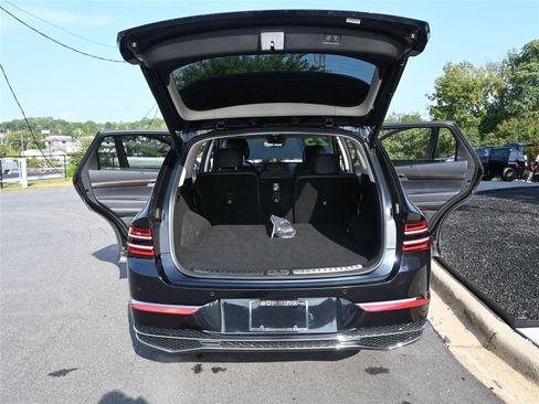 Used 2025 Genesis GV80 2.5T Select image 16