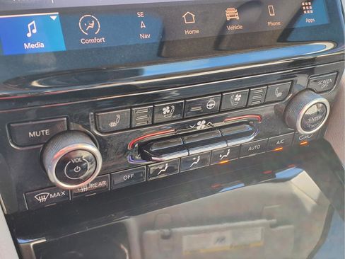 Used 2022 Jeep Grand Cherokee Overland image 17