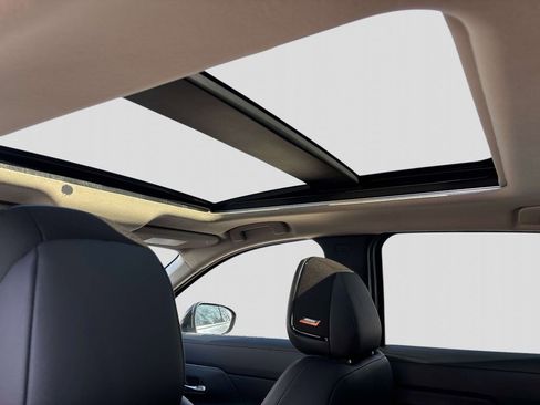 New 2026 Nissan Kicks SR w/ SR Premium Package image 6