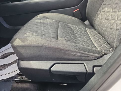 Used 2025 Nissan Kicks SV FWD image 32