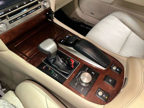 Used 2014 Lexus LS 460 AWD w/ Comfort Package image 24