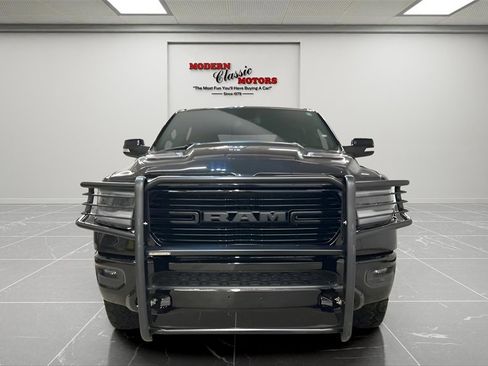Used 2019 RAM 1500 Sport w/ Black Appearance Package image 5