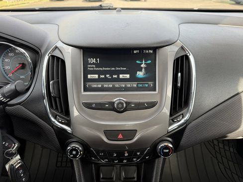 Used 2018 Chevrolet Cruze LT w/ LT Fleet Convenience Package image 22
