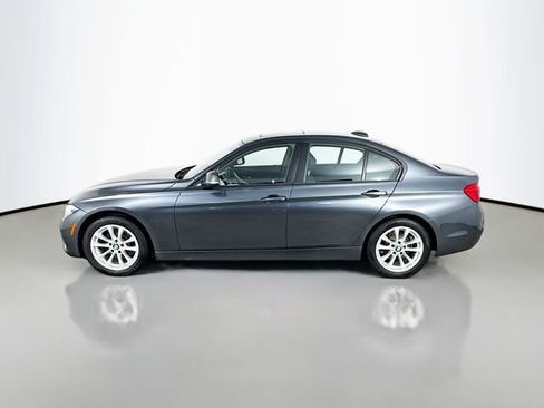 Used 2018 BMW 320i 320i w/ Convenience Package image 11