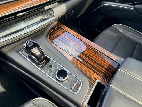Used 2021 Cadillac Escalade Premium Luxury w/ LPO, Radiant Package AWD/4WD image 19