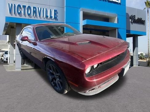 Used 2019 Dodge Challenger SXT w/ Blacktop Package RWD image 3