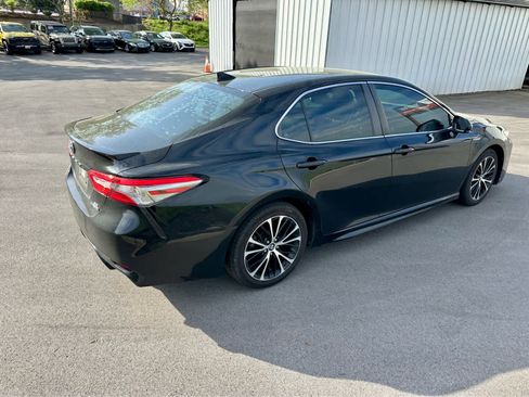 Used 2019 Toyota Camry SE image 5