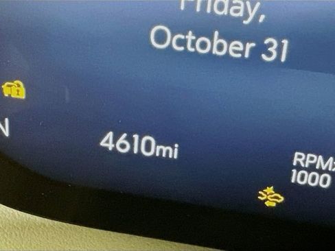 Certified 2025 Buick Enclave Avenir image 12