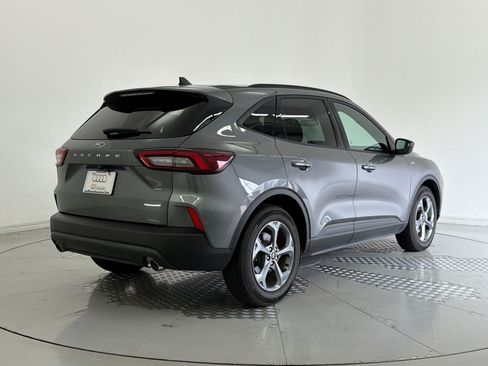 Used 2025 Ford Escape ST-Line FWD image 9