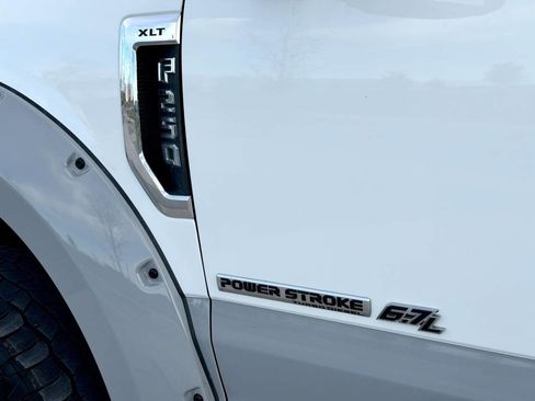 Used 2019 Ford F250 XLT w/ XLT Value Package image 11