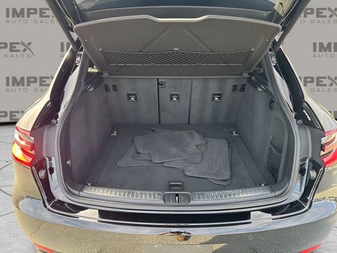 Used 2017 Porsche Macan Turbo image 32