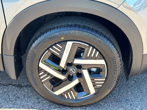 Certified 2025 Nissan Kicks SV image 8