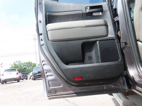 Used 2011 Toyota Tundra 4x4 Double Cab w/ Tow Pkg image 36