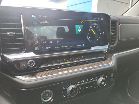 Used 2022 Chevrolet Silverado 1500 LT image 7