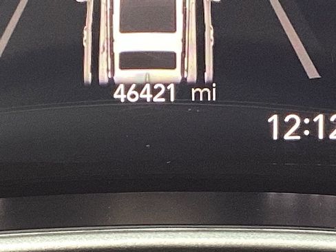 Used 2024 Chrysler Pacifica Touring-L image 4