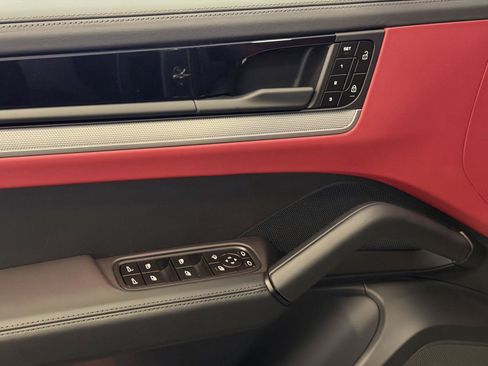New 2026 Porsche Cayenne S image 14