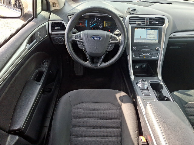 Used 2019 Ford Fusion SE FWD image 9