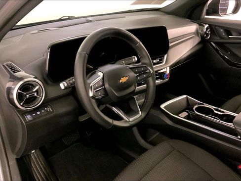 Used 2025 Chevrolet Equinox LT image 14