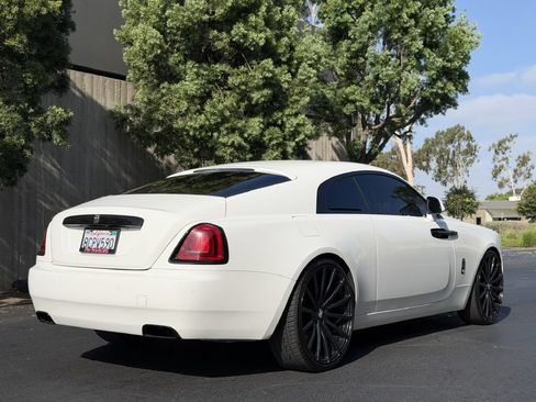 Used 2017 Rolls-Royce Wraith RWD image 8