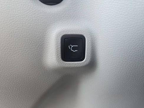 Certified 2023 Jeep Compass Latitude w/ Convenience Group AWD/4WD image 29