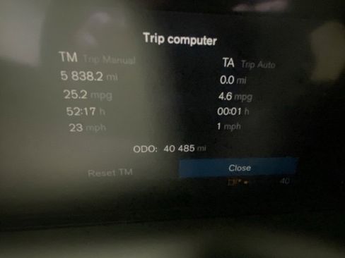 Used 2022 Volvo XC60 B5 Momentum w/ Advanced Package image 17