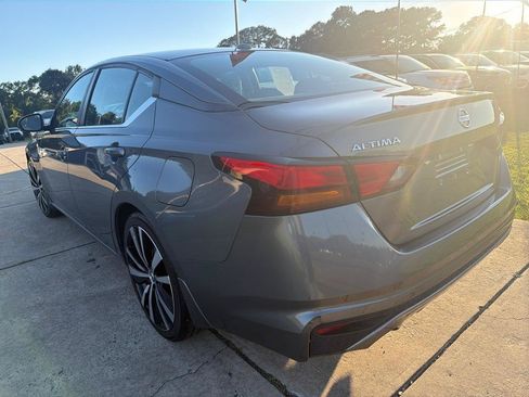 Used 2019 Nissan Altima 2.5 SR w/ SR Premium Package FWD image 7