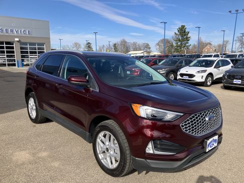 Used 2024 Ford Edge SEL w/ Convenience Package AWD/4WD image 4