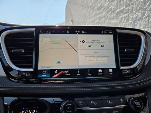 New 2026 Chrysler Pacifica Limited AWD/4WD image 24