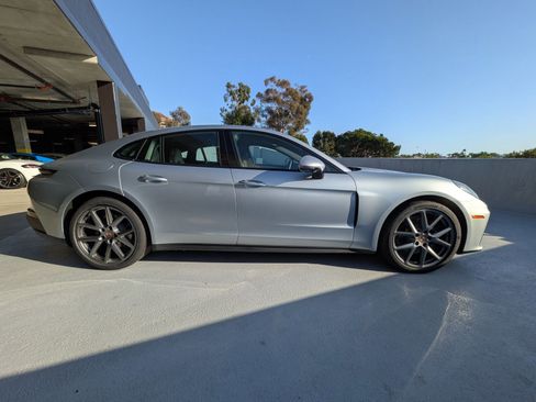 New 2025 Porsche Panamera image 8