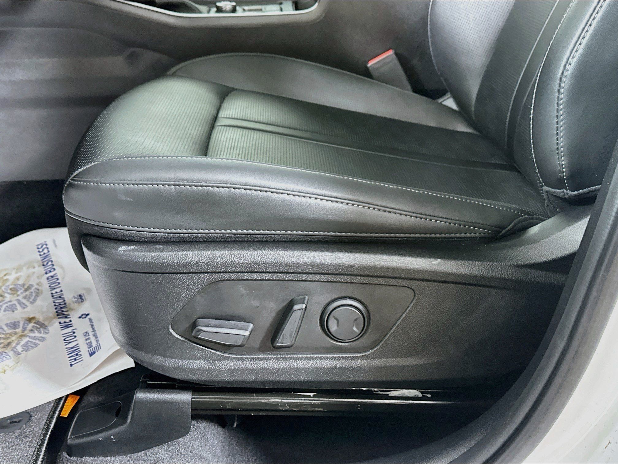 Certified 2025 Kia Sorento S w/ Panoramic Sunroof Package FWD image 19