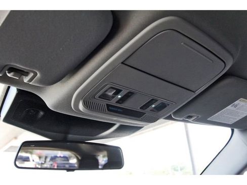 Used 2022 Ford Explorer XLT w/ Equipment Group 202A AWD/4WD image 21