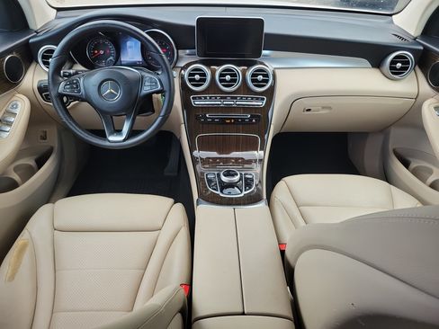 Used 2019 Mercedes-Benz GLC 300 image 11