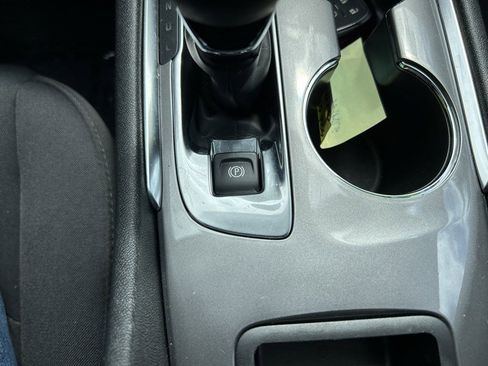 Used 2023 Chevrolet Malibu LT image 15