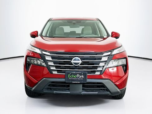 Used 2025 Nissan Rogue SV AWD/4WD image 2