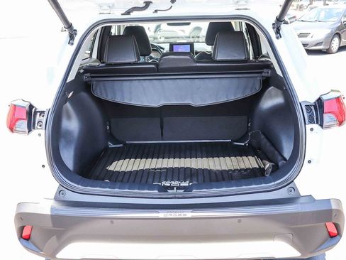 Certified 2023 Toyota Corolla Cross XLE w/ Convenience Package FWD image 33