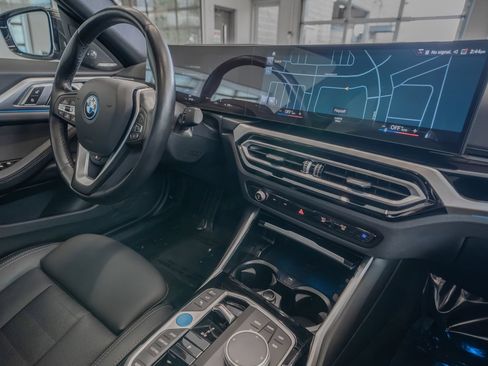 Used 2023 BMW i4 eDrive35 RWD image 19