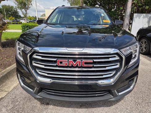 Used 2024 GMC Terrain SLT AWD/4WD image 2