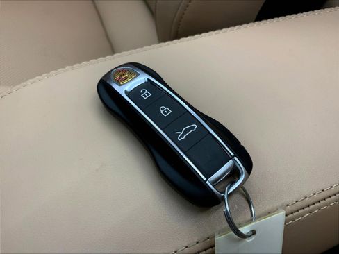 Certified 2023 Porsche 911 Targa 4 GTS AWD/4WD image 21
