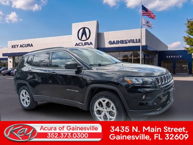 Used 2024 Jeep Compass Latitude AWD/4WD image 1