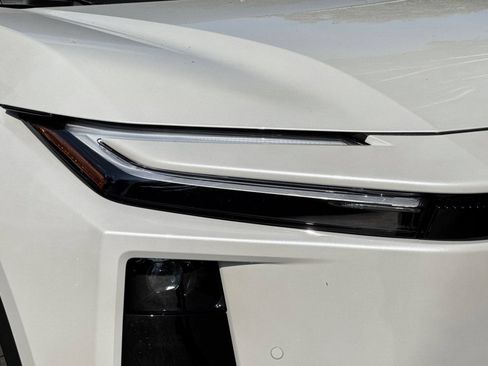 New 2026 Toyota C-HR AWD/4WD image 32