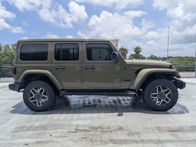 New 2026 Jeep Wrangler Unlimited Sahara AWD/4WD image 3