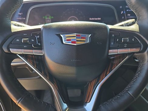 Used 2024 Cadillac Escalade ESV Premium Luxury image 20